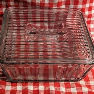 1932 Anchor Hocking 9" baking dish with lid.